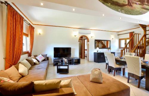 Dafnata Villa | La Casa Del Sole