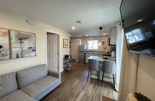 La Mirada Casa | La Casita de Whittier, private unit 1bed washer/dryer