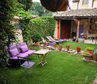 Valdesaz Casa | La Casona de Castilnovo - Gay Men Only