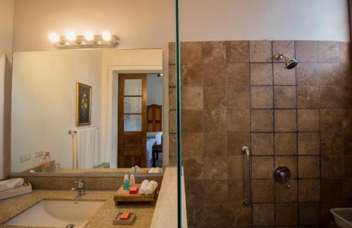 Parras de la Fuente Hotel | La Casona Del Banco Hotel Boutique