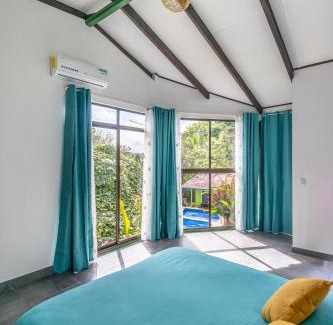 Tortuguero Hotel | La Casona Eco-Lodge Tortuguero