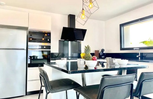 Brax Villa | La Contemporaine, 3 bedrooms, 5 minutes from Waligator and Aqualand!