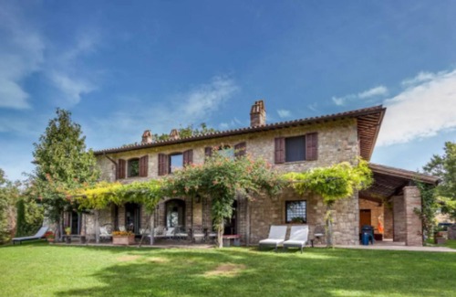 Loreto Villa | Encantadora y tranquila villa en Umbría con piscina privada, amplios jardines y aparcamientos.