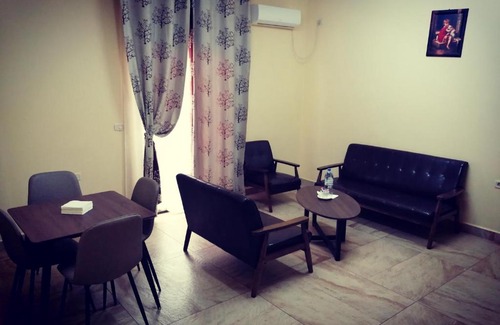 Bimbo Hotel | La Couronne Suites