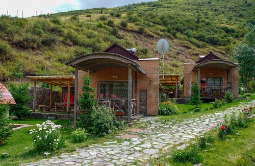 Chuy Province Cabaña | La Dacha KG