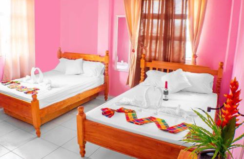 Roseau Casa | La Flamboyant Hotel