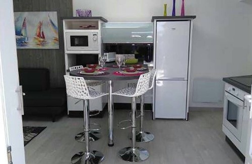 Saint-Denis-d'Oleron Casa | La Forge en Dédé: Apartamento de 2 a 4 personas con pequeño spa privado FR15LWC2