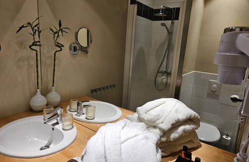 La Riviere-Saint-Sauveur Hotel | La Fraîchette