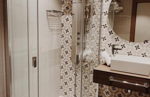 Vispieres Hotel | La Fuentona De Santillana