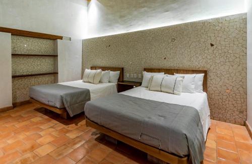 Zona centro Hotel | La Gloria Mesón