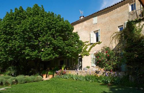 Nans-les-Pins Cama Y Desayuno | La Grande Maison De Nans