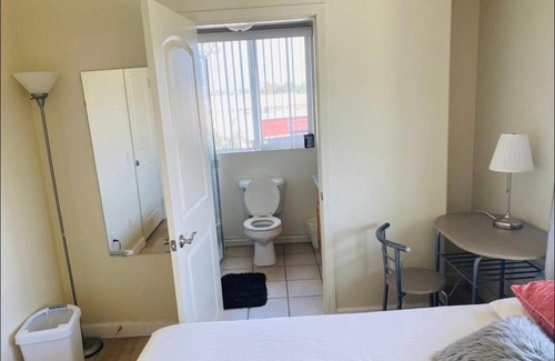 Rosemead Casa | LA guest room with private bathroom free parking