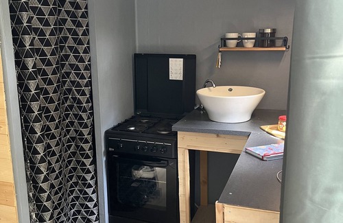 Lesquielles-Saint-Germain Cabina | La Hutte et son Dôme « Entre Ciel et Terre »