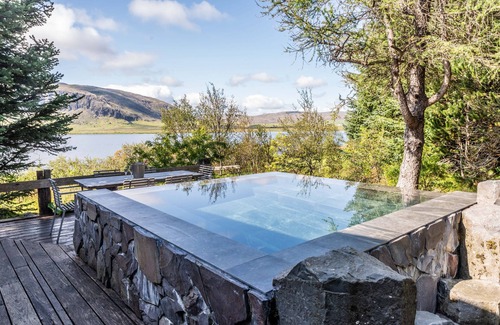 Selfoss Villa | Villa de lujo frente al lago - Moderna - Vistas impresionantes - Bañera de hidromasaje infinita