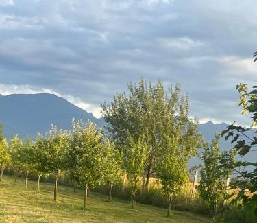 Voila Casa | La Izvoare Pensiune-Păstrăvărie