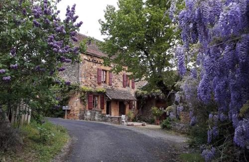 Frayssinet-le-Gelat Casa | La Libellule and Le Papillon gites at Les Leroux, near Frayssinet-le-Gelat