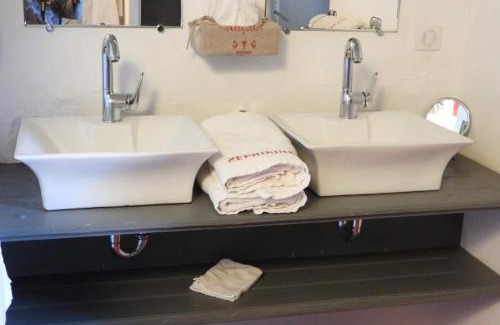 Pernes-les-Fontaines Cama Y Desayuno | La Nesquière Chambres d'Hôtes