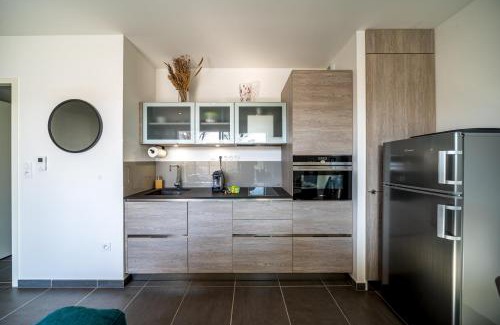Royan Apartamento | La Pépite - Appt en Hypercentre au calme, Terrasse et Garage - Res Meyer