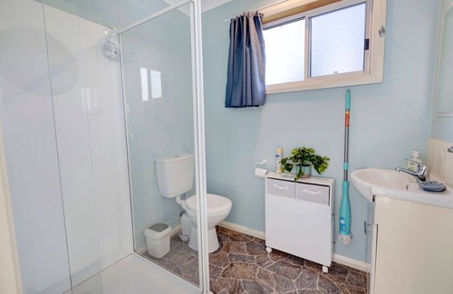 Paynesville Casa | La Piccola Casa - Only a minutes walk to Paynesville township