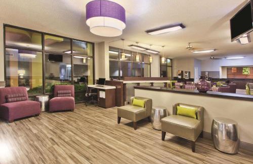 Charleston Hotel | La Quinta by Wyndham Charleston Riverview