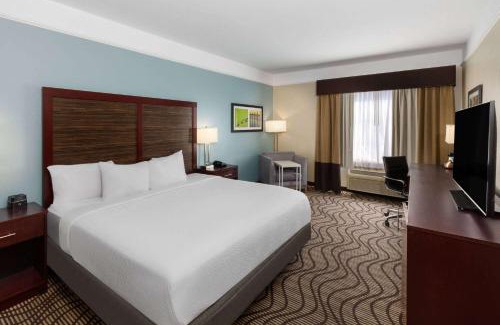 Bayou Cane Hotel | La Quinta by Wyndham Houma