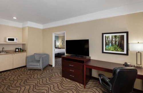 Bayou Cane Hotel | La Quinta by Wyndham Houma