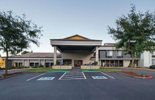Northwest Industrial Hotel | La Quinta by Wyndham Portland NW