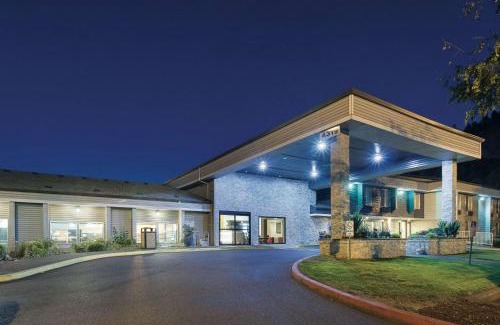 Northwest Industrial Hotel | La Quinta by Wyndham Portland NW