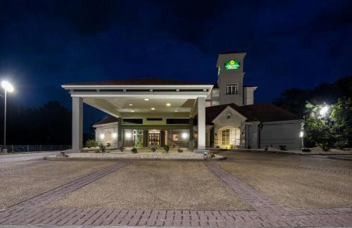 Cary Hotel | La Quinta by Wyndham Raleigh Cary