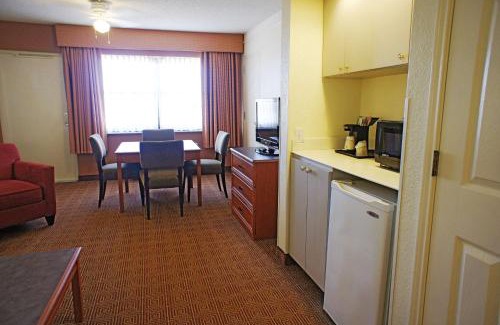 Coral Springs Hotel | La Quinta by Wyndham Coral Springs University Dr