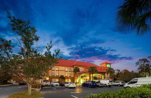 Biggar Hotel | La Quinta Inn and Suites Fort Myers I-75