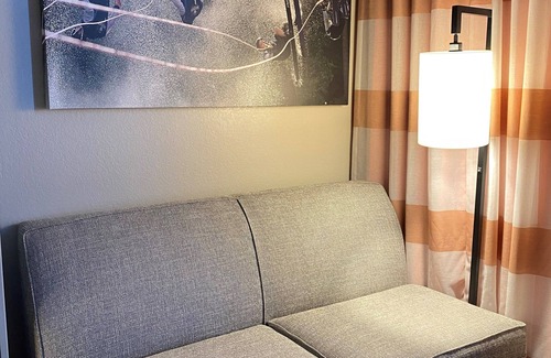 Lake Delton Hotel | La Quinta Inn & Ste by Wyndham Wisconsin Dells- Lake Delton