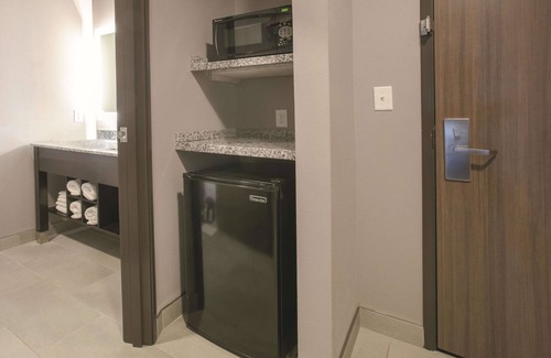 Amarillo Hotel | La Quinta Inn & Suites by Wyndham Amarillo Airport