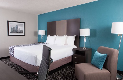 East Point Hotel | La Quinta Inn & Suites by Wyndham Atlanta Airport North