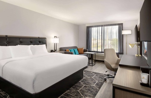 Dothan Hotel | La Quinta Inn & Suites by Wyndham Dothan