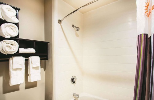 Mason Hotel | La Quinta Inn & Suites by Wyndham Cincinnati NE - Mason