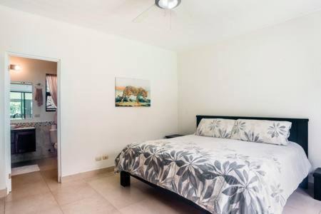 Mercedes Casa | LA REYNA DEL CAFE'