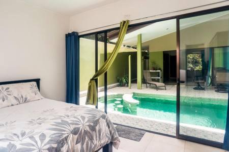 Mercedes Casa | LA REYNA DEL CAFE'