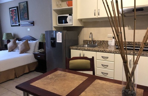 Mata Redonda Hotel | La Sabana Hotel Suites Apartments