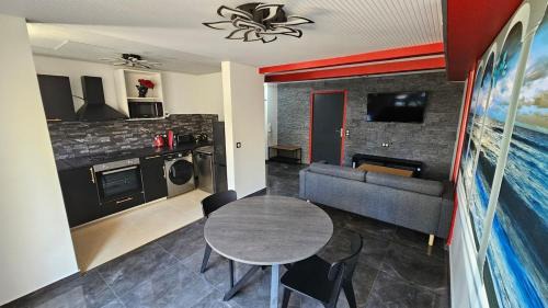 Drancy Apartamento | La suite rouge