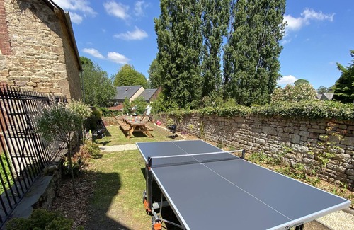 Villedieu-les-Poeles Casa | "La Villa du Paradis", chimenea, billar