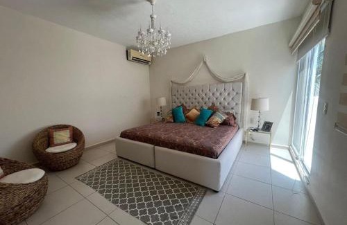 Granjas del Marqués Villa | La Villa de Sophie