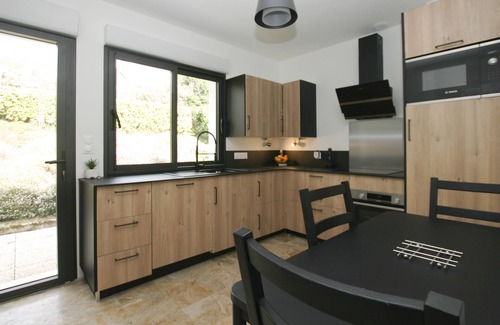 Ergue-Gaberic Villa | La villa du jet 2 kilometers from downtown Quimper