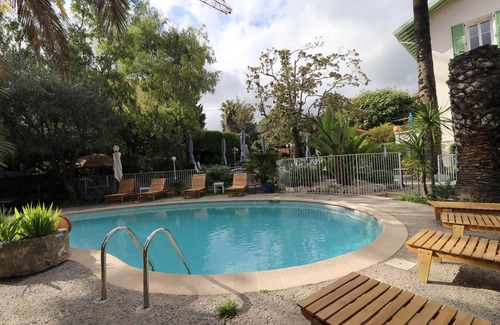 Vence Casa | LA Villa Roseraie , Hotel Familial Ouvert Toute L Annee Animaux Acceptes