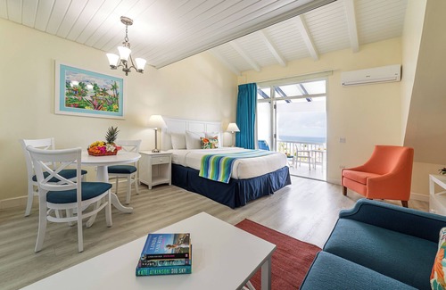 Pelican Key Hotel | La Vista Hotel