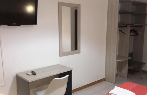 Villanova sullʼArda Hotel | La Voglia Riserva Ostello Via REPUBBLICA 52 VILLANOVA SULL ARDA PIACENZA