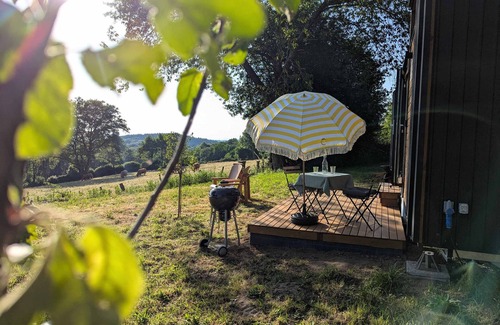 Senaillac-Latronquiere Casa | La Vue en Rose by Tiny Away