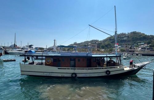 Labuan Bajo Alquiler De Eote | Labuan Bajo Boat Charter