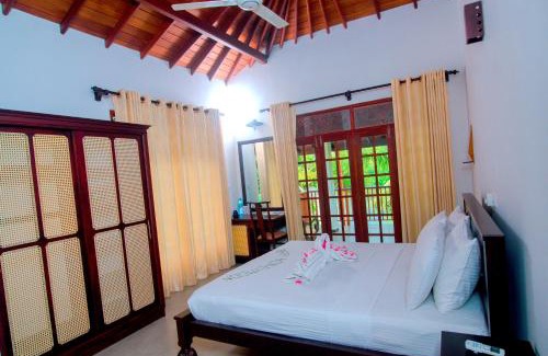 Hettimulla Hotel | Lagoon Bentota Resort