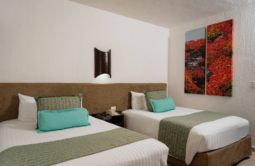 Zona Hotelera Hotel | Laguna Suites by Club Sunset